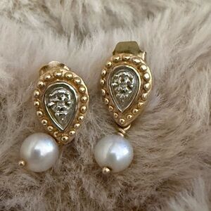 Elegant 14kt Gold Pearl drop and diamond Earrings
